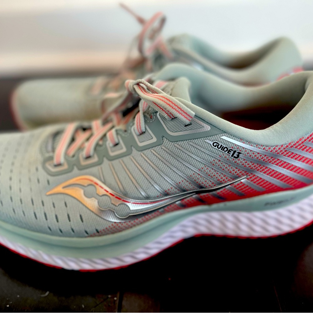 Saucony Guide 13 Women’s Size 9